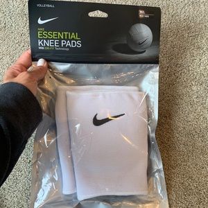 NWT Nike Volleyball Kneepads